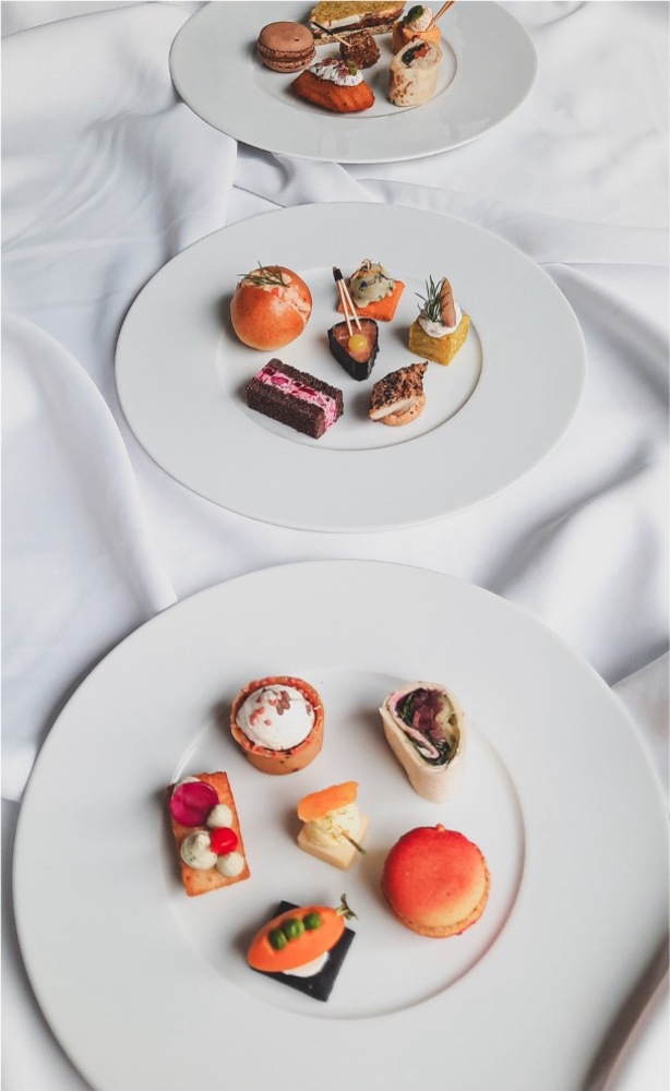 Bouchées gastronomiques dressées à l'assiette pour un dîner d'exception