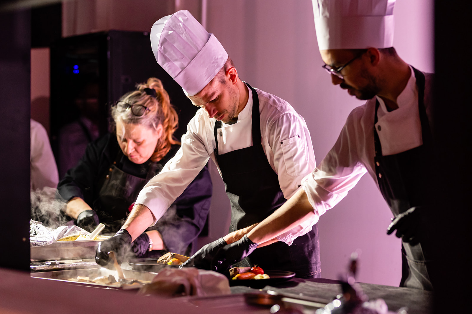 Chefs Butterfly en cuisine lors de la soirée des 10 ans